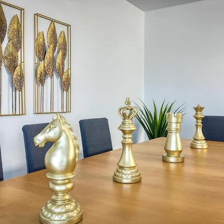 Villa Ocean's 8 *